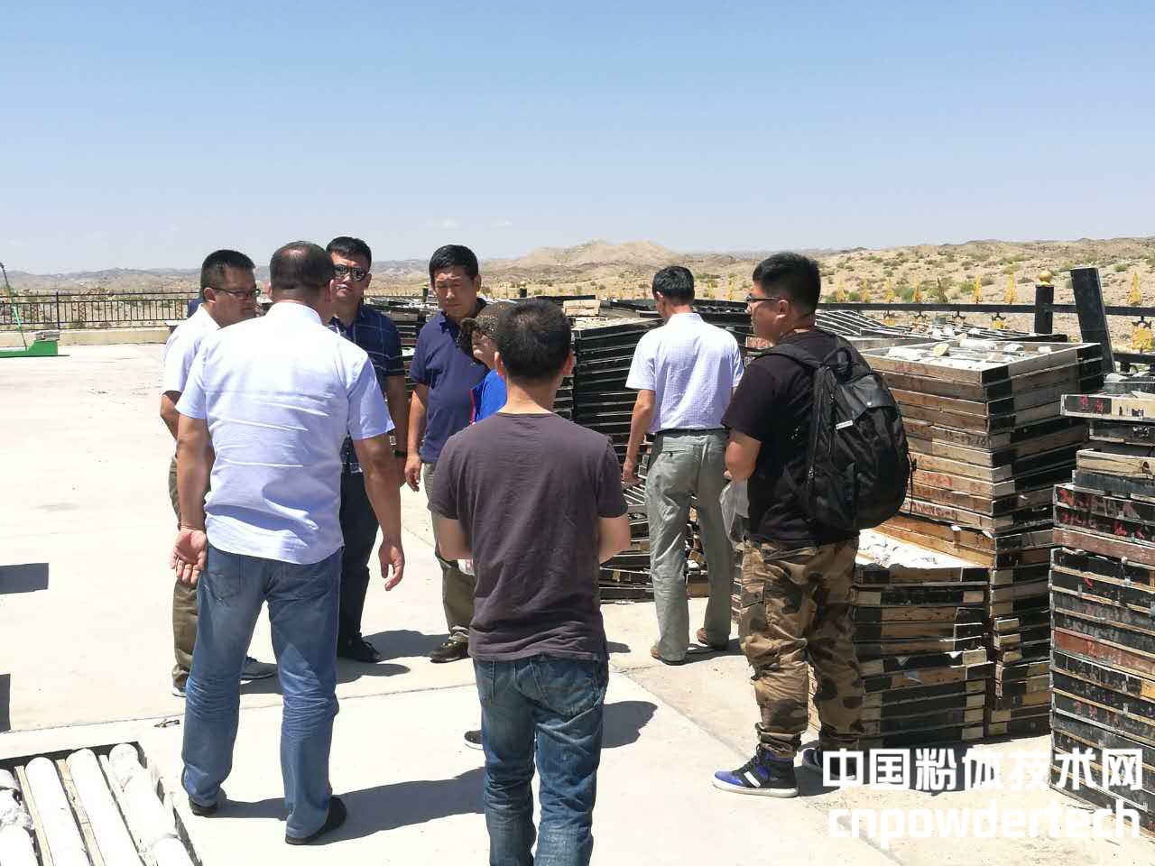 1469408263592649.jpg 考察查汗木胡魯晶質(zhì)石墨礦區(qū).jpg