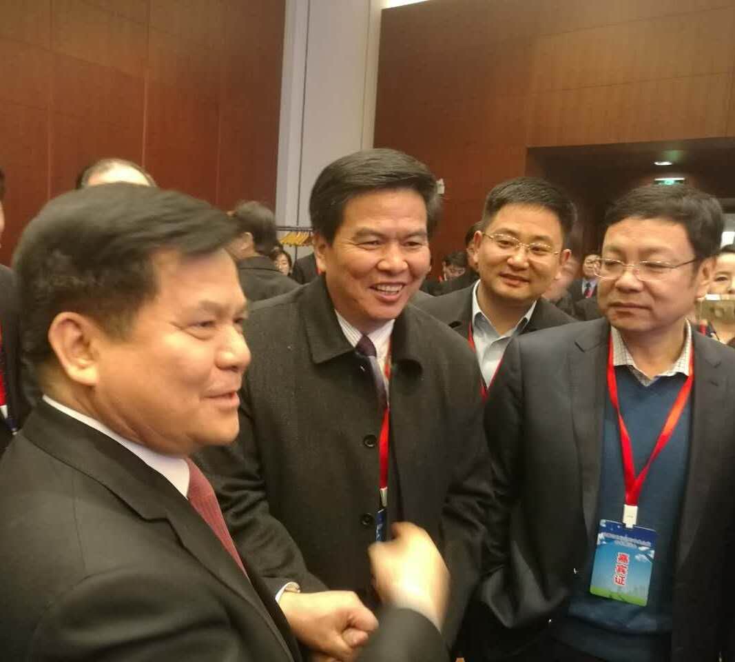 1520231847220412.jpg 753150462823580176.jpg